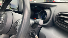 Toyota Yaris 1.5 Hybrid Design 5dr CVT Hybrid Hatchback